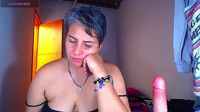XXX chat uživo modela Yessi_rousse