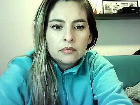 Valery__Rouse_ élő XXX-chatje