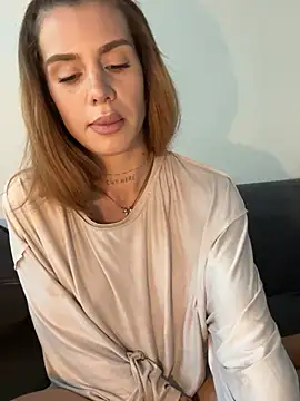 EmiliaCatalina Adlı Modelin Web Kamerası Şovu