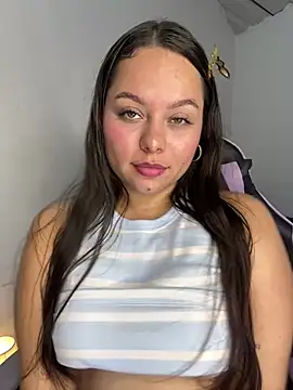 Sarita_21 Adlı Modelin Canlı XXX Sohbeti