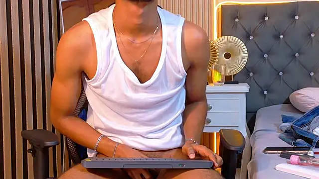 Онлайн чат XXX Alex_Bloom