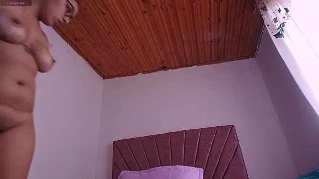 Онлайн чат XXX momo_ayasse