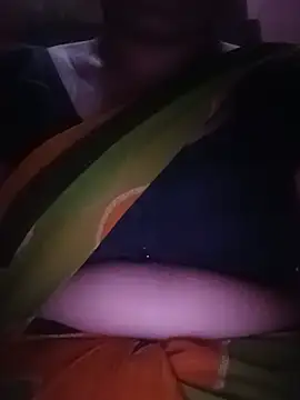 Gujjubhabhi_69's Live XXX Chat