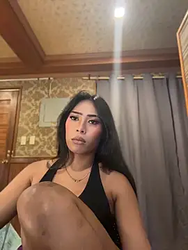 hugecock_tamira Adlı Modelin Canlı XXX Sohbeti