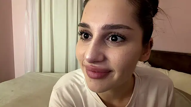 Leylanda Chat XXX live