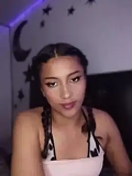 Chat +18 de KattyBerryX ao vivo