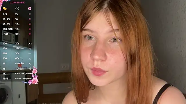 EmmaLovelyBB's Live XXX Chat