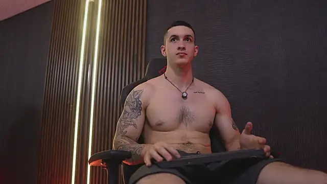 Онлайн чат XXX JacksonOlsenn