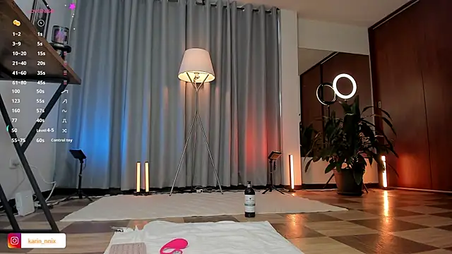 karinnixx's Live XXX Chat