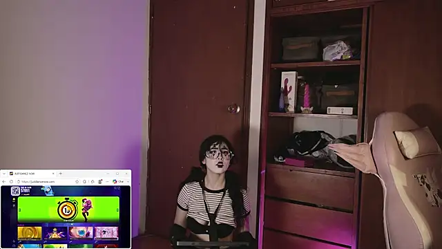 צ'אט XXX בשידור חי של Vi_anayaa