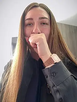 suzy-111 Adlı Modelin Canlı XXX Sohbeti