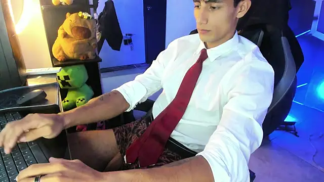 MaxiimoRomano_ Live XXX Chat