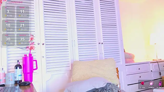 XXX chat uživo modela Adel_Nesbiit