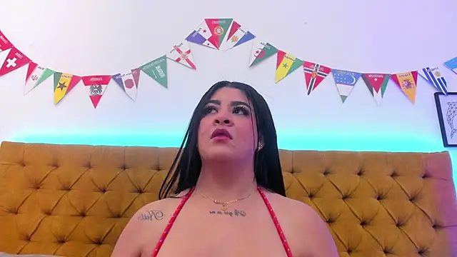 Chat +18 de Katty_West ao vivo