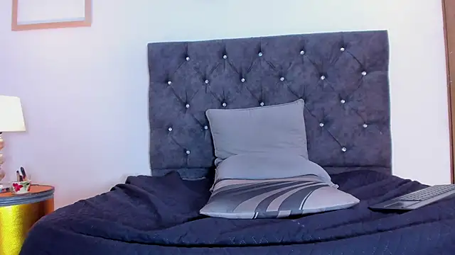 _milann_1 élő XXX-chatje