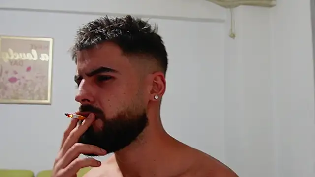 Chat +18 de HairyRobxxx ao vivo