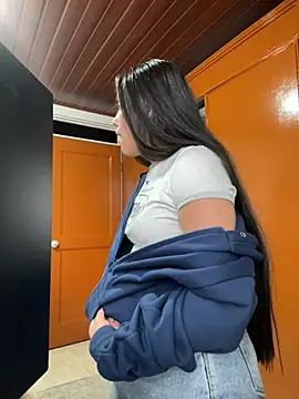 Alyha_cortes_のライブXXXチャット