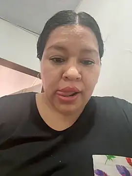 Chat +18 de Lovelipsbig ao vivo