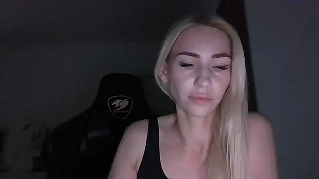 Solariakin Live XXX chat