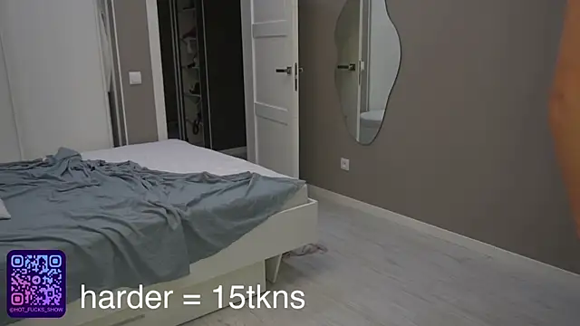 sisichki_pisichki Adlı Modelin Canlı XXX Sohbeti
