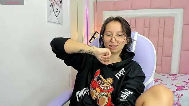 Klaret_Toy Chat XXX in diretta