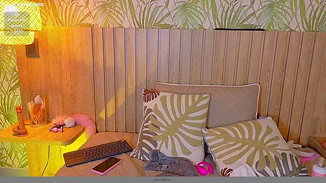 Charlott__18 Chat XXX in diretta