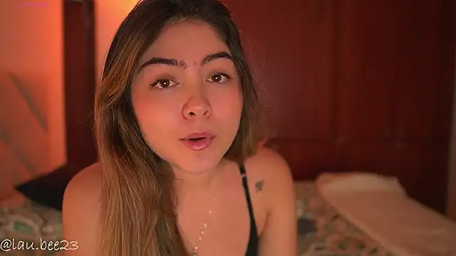 Lau_Bee élő XXX-chatje
