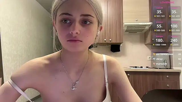 AidaGloshen live XXX chat