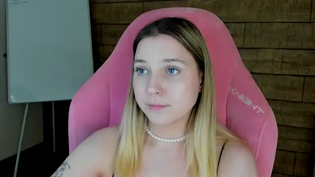 TinnaBurton's Live XXX Chat