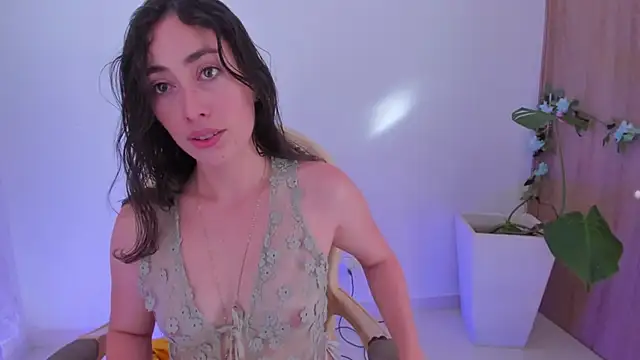 Chat +18 de Amatiista ao vivo