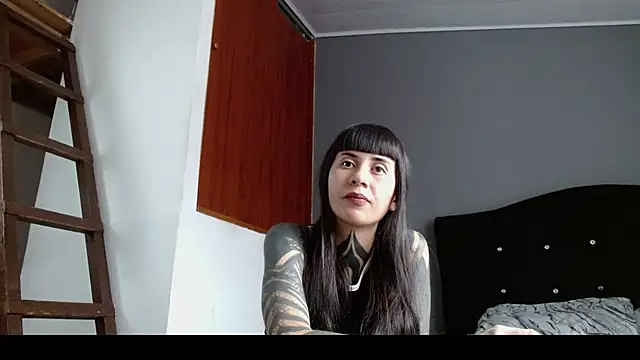 Chat XXX ao vivo de Emilia_1995