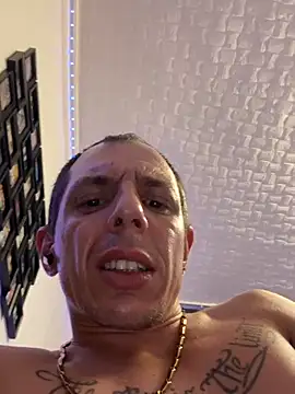 Hugo1993 Live XXX Chat