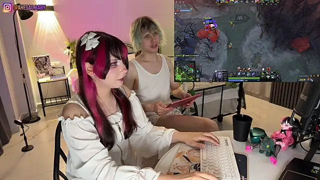h3ntai_baby Webcamshow