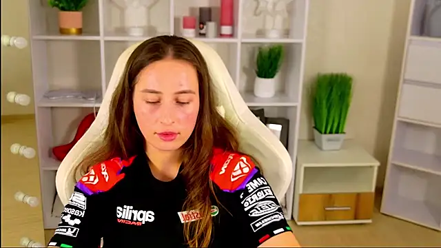 XXX chat uživo modela NadinnL