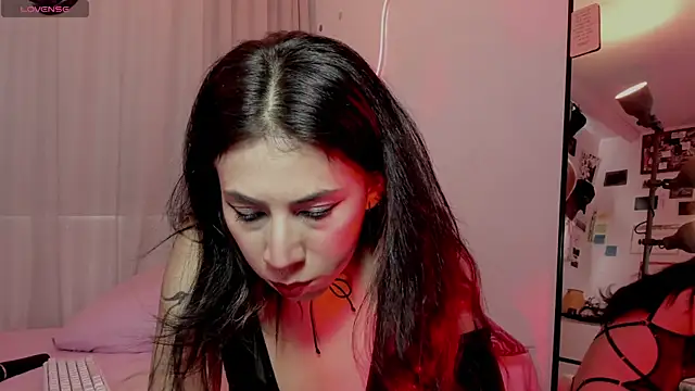 Sara_Foxx1 Adlı Modelin Canlı XXX Sohbeti