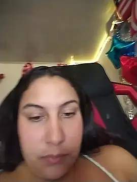 Chat +18 de esmeralda_jadees ao vivo