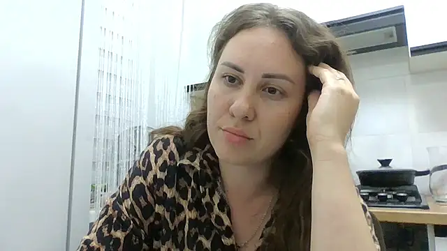 Chat +18 de MeadowEyes ao vivo