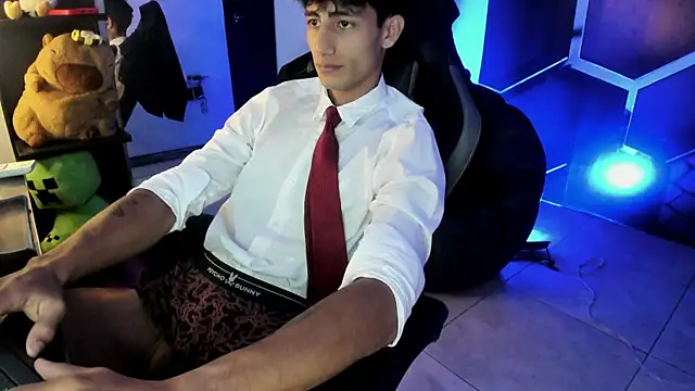 MaxiimoRomano_ Adlı Modelin Canlı XXX Sohbeti