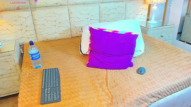AxelRush Adlı Modelin Canlı XXX Sohbeti