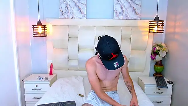 Lucas_Knight Adlı Modelin Canlı XXX Sohbeti