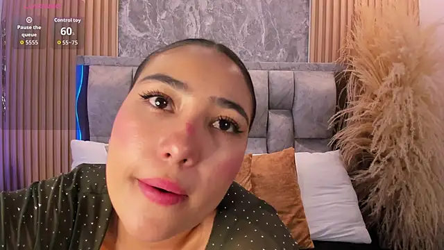XXX chat uživo modela Sulay_Kim