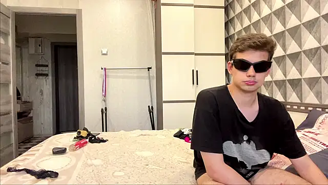GoldenNight40 Live XXX-chat