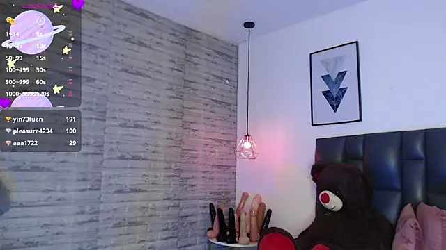 TinnaCobb's Live XXX Chat