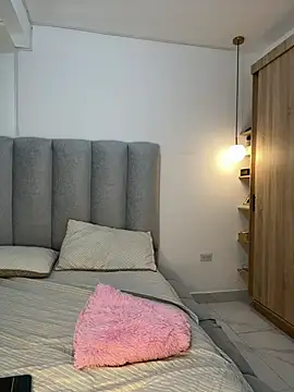 Chat +18 de Valentina_lux1 ao vivo