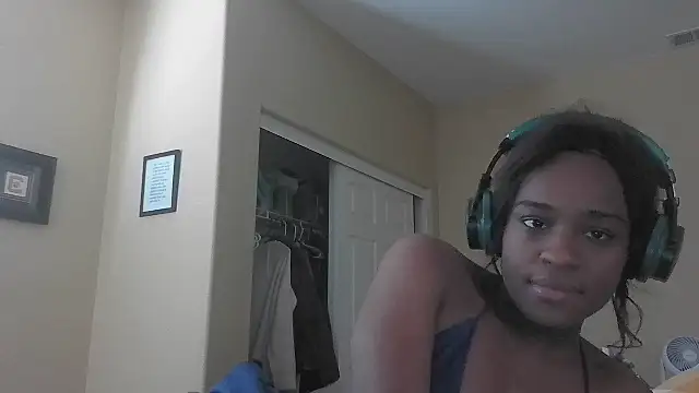 Marlowlovee's Webcam Show