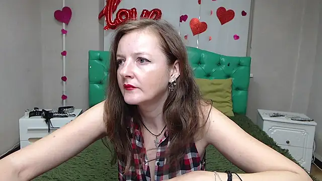 MeganPirs: онлайн-секс-чат