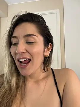 Mariana_gom's Webcam Show