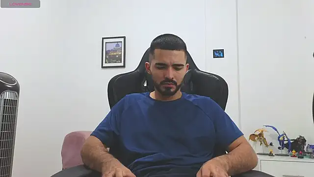 Massimoo_07's Live XXX Chat