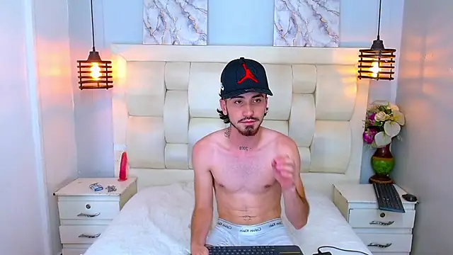 Lucas_Knight Chat XXX in diretta