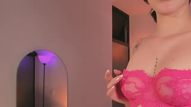 دردشة LizzyColins الجنسية المباشرة